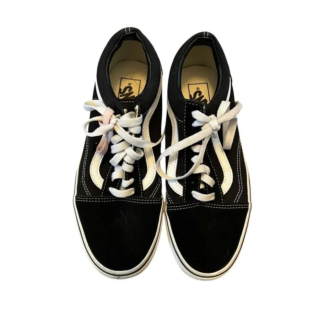 Vans Black and White Classic Skate Sneakers M7W8.5